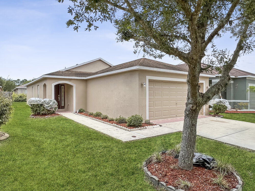 Foto principal - 809 College Chase Dr