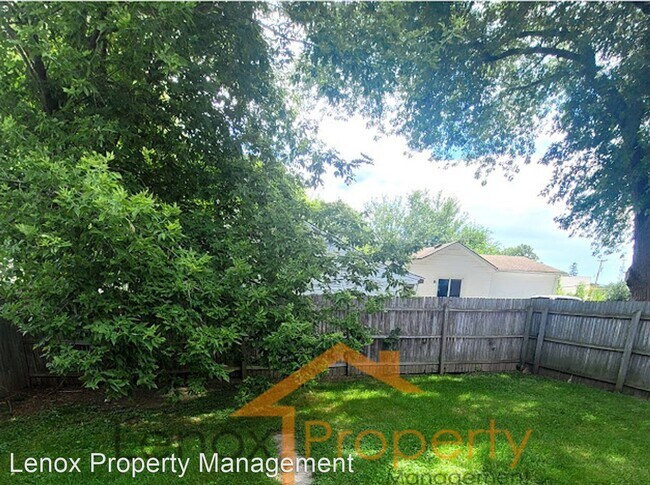 Building Photo - 3 br, 1.5 bath House - 20791 Colman St