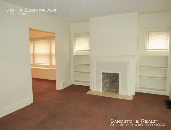 Building Photo - 3 Bedroom Colonial with a Fenced-in Back Yard