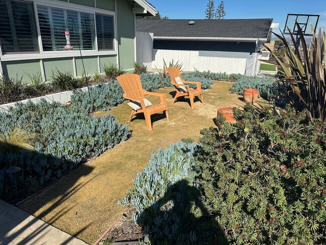 Building Photo - 3018 N Oceanview St