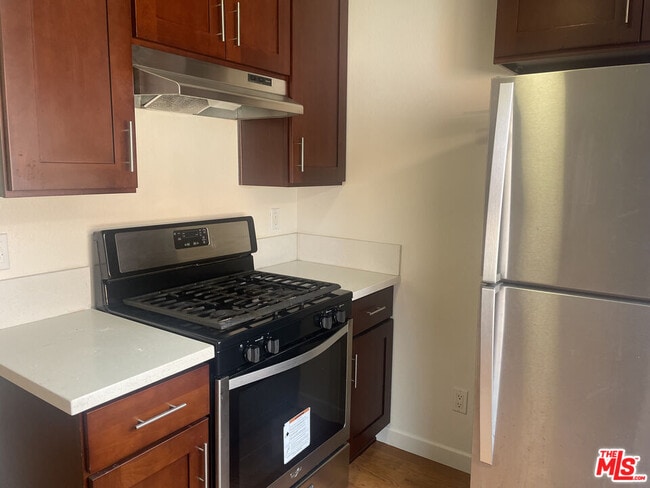 Foto del edificio - 1249 N Virgil Ave