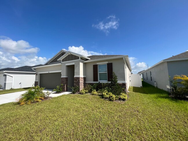 Building Photo - Spacious Mattie Pointe 4-Bedroom, 2-Bathro...