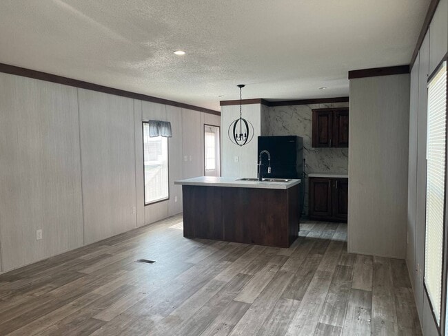 Building Photo - 3110 Victory Dr