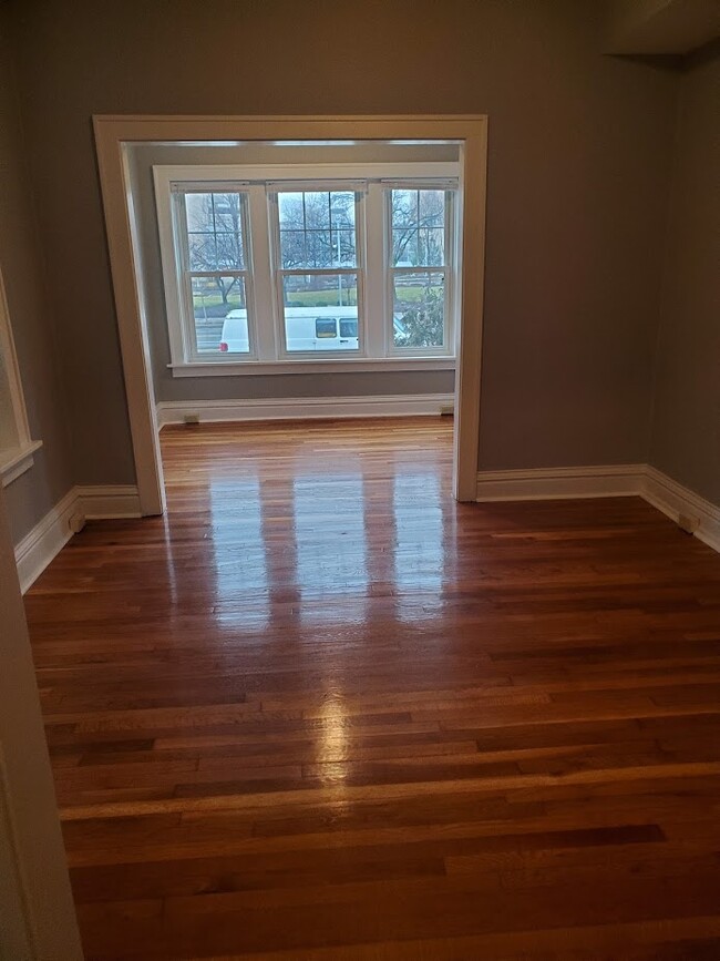 living room - 6411 Clayton Rd