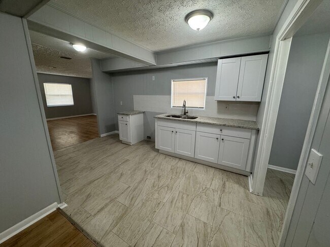 Foto del edificio - 3828 Rosetree Dr