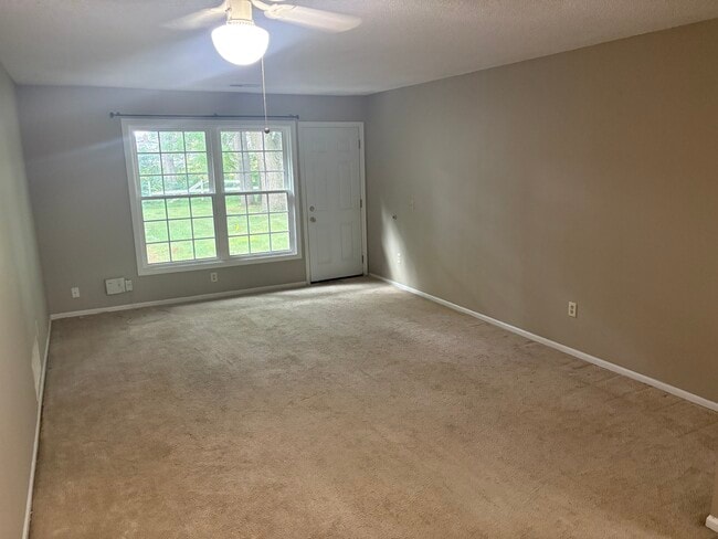 Building Photo - 3516 Kendale Dr