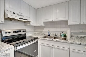 Building Photo - 3257 Royal Canadian Trace