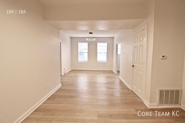 Building Photo - 712 Linwood Blvd