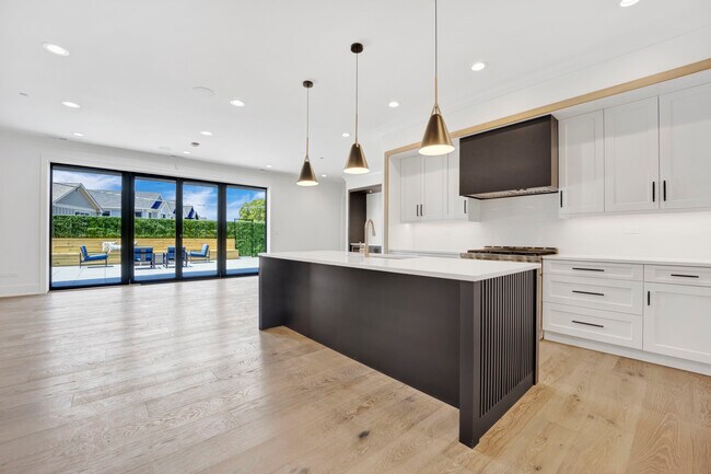Foto del edificio - 4920 N Lincoln Ave