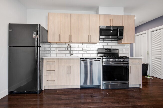 Foto del edificio - 1605 F St NE