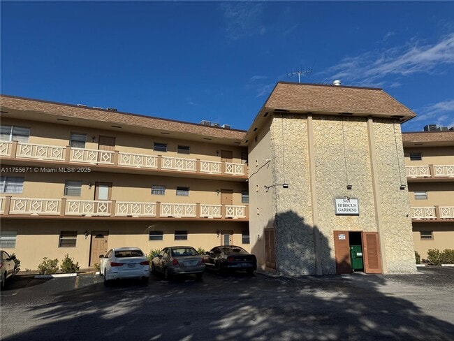 Building Photo - 5001 W Oakland Park Blvd