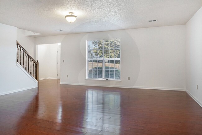 Building Photo - Spacious 4BR/2BA home in Lithonia!