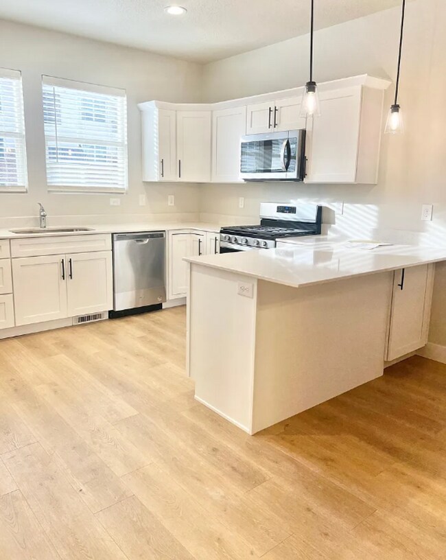 Foto del edificio - Upgraded Townhome in Willow Point – 3 Bed,...