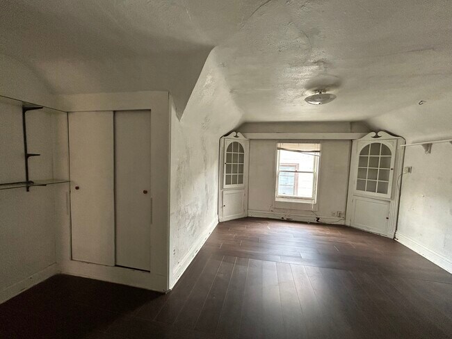 Sala de estar - 110 S Blair St