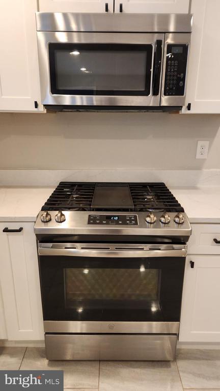 Foto del edificio - 2102 Willowtree Ln