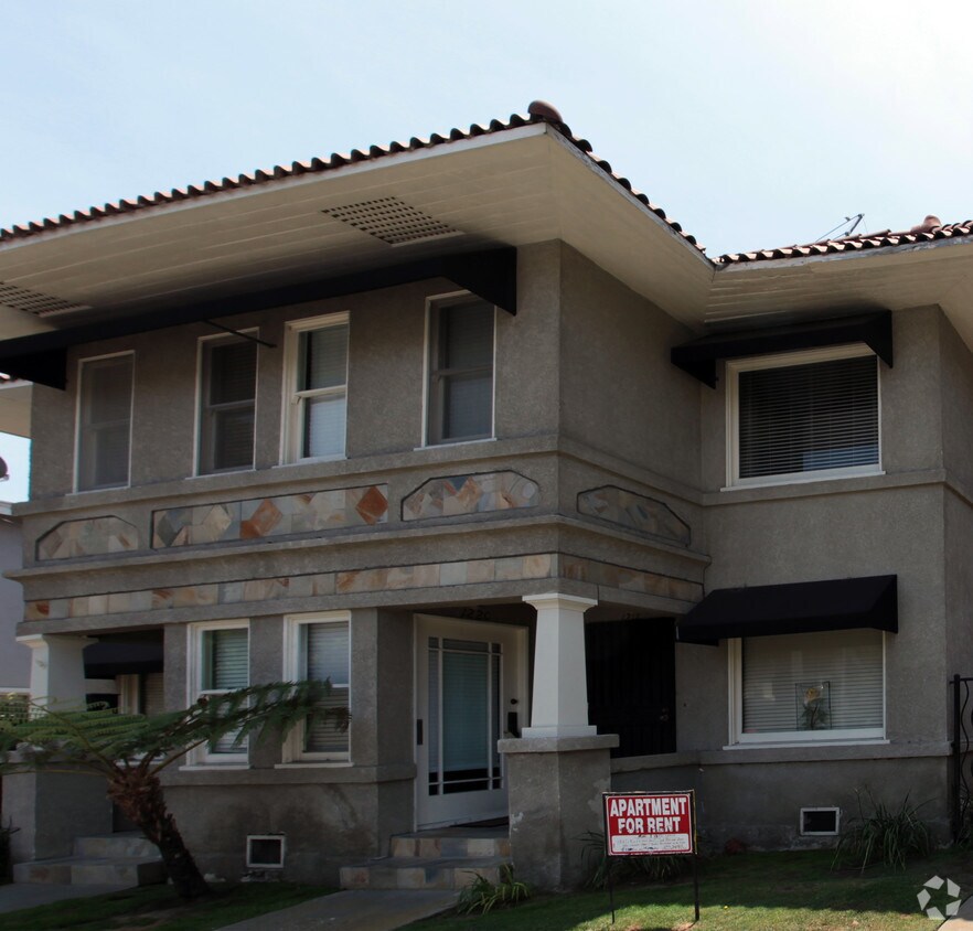 Foto del edificio - 1218-1222 1/2 E 1st St