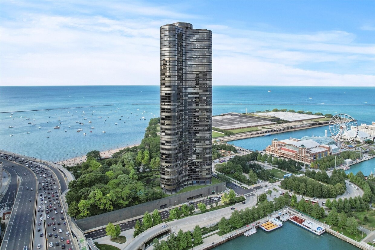Primary Photo - 505 N Lake Shore Dr