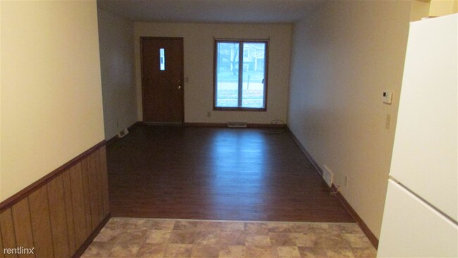 Foto del edificio - 3 br, 1 bath Duplex - Wilson 4261