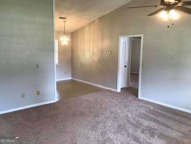 Building Photo - 228 Dallas Cir