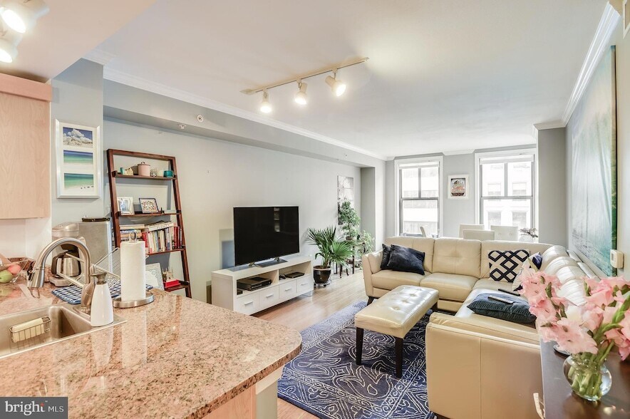 Primary Photo - 631 D St NW