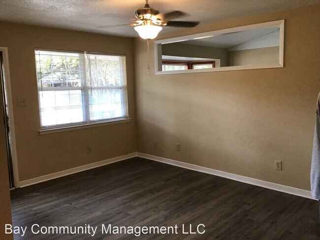 Building Photo - 3 br, 1.5 bath House - 218 Spencer Drive