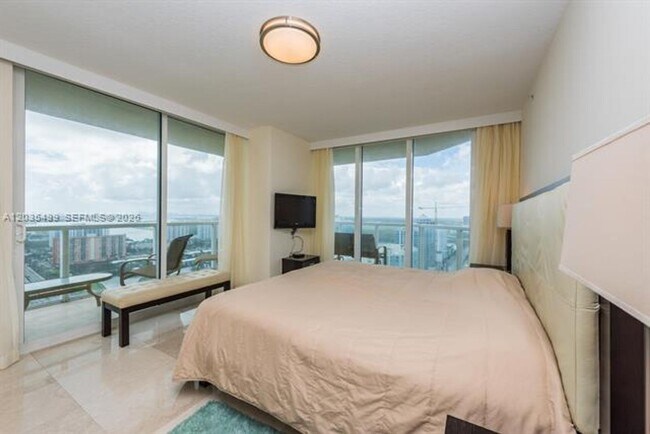 Foto del edificio - 16699 Collins Ave