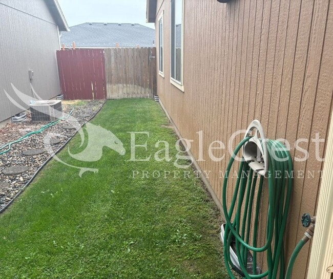 Building Photo - Three Bedroom, Two Bathroom Home Located on Cul-De-Sac in College Place