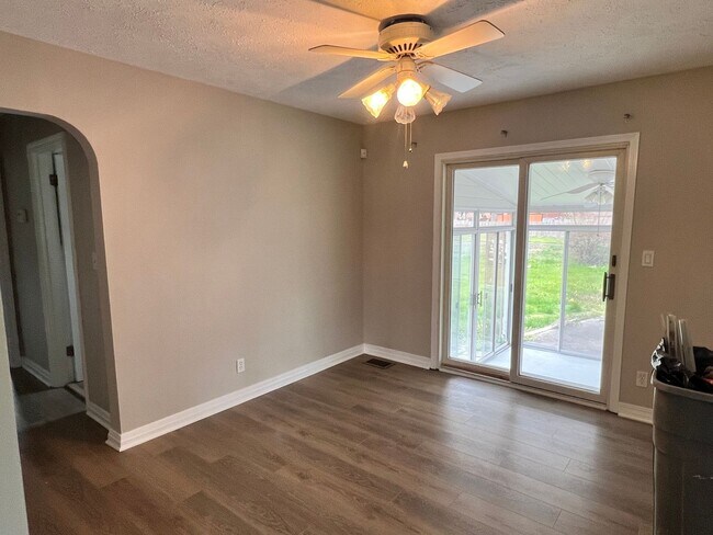 Foto del edificio - Updated home in Shively