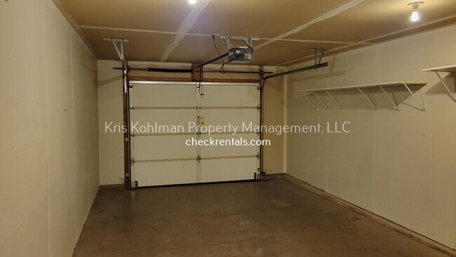 Building Photo - 820 20th St