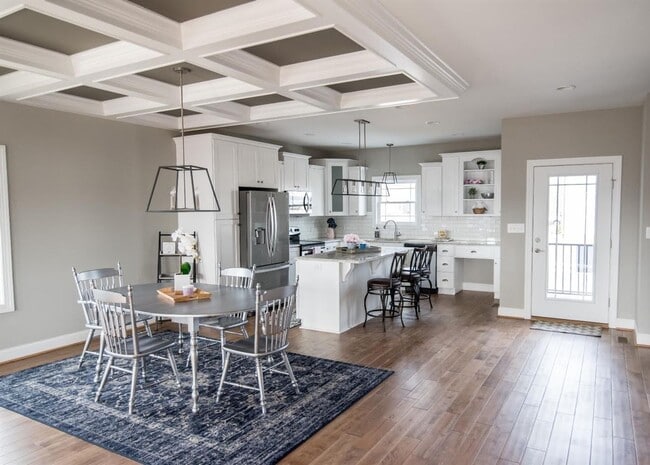 Building Photo - Beautiful 3 Bedroom Townhome in Forest