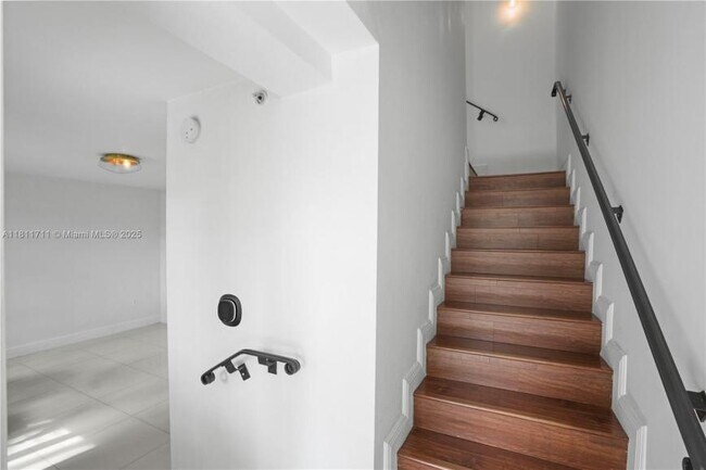 Building Photo - 2 bedroom in Aventura FL 33160