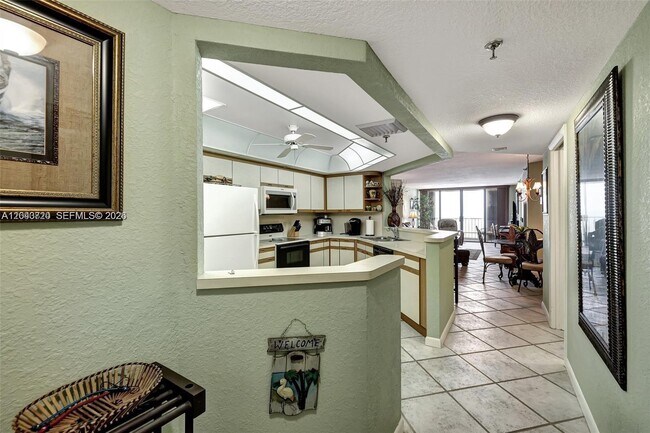 Foto del edificio - 9650 S Ocean Dr