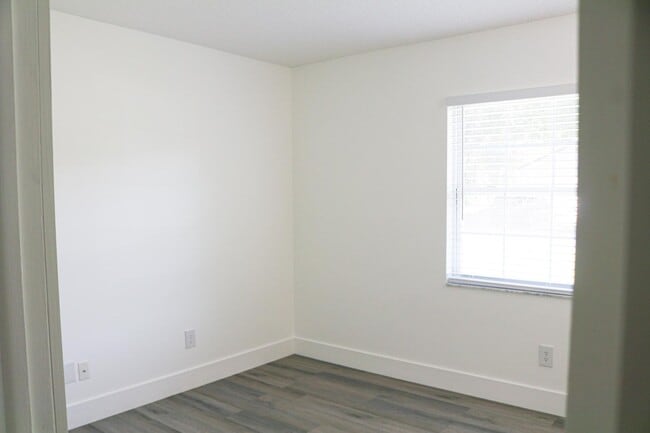 Photo - 2958 Bermuda Ave S Apartment