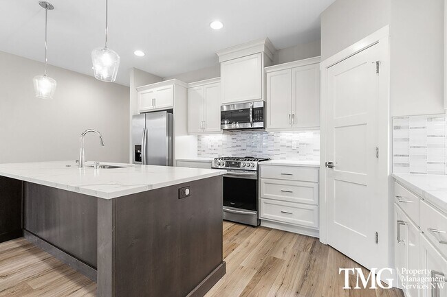 Foto del edificio - 3 Bedroom 2.5 Bathroom Townhome in Great B...