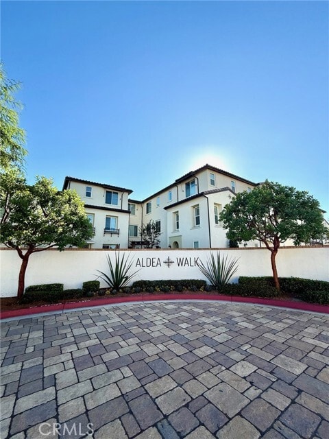 Building Photo - 8258 Celestial Ave