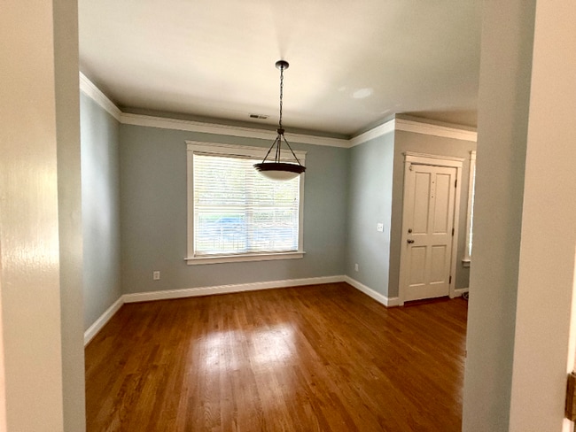 Building Photo - 16211 Kelly Park Cir