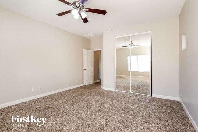 Building Photo - 7226 S 54th Ln