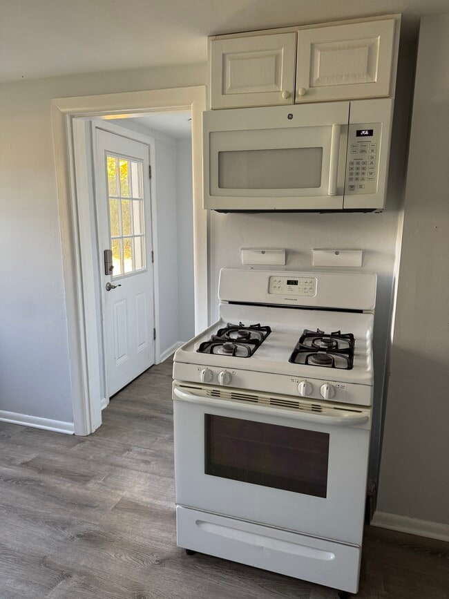 Building Photo - 827 Woodward Ave