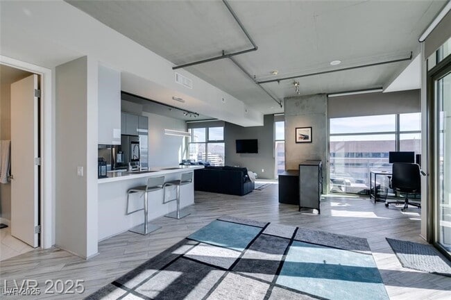 Foto del edificio - 353 E Bonneville Ave