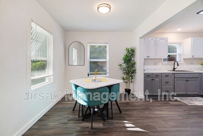 Foto del edificio - 660 16th St SE