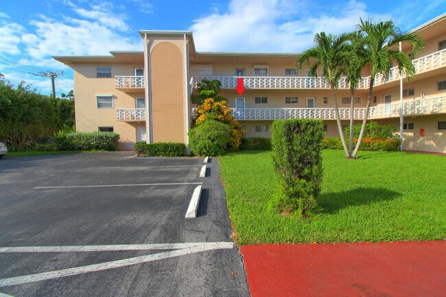 Building Photo - 2721 Garden Dr N