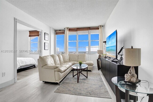 Foto del edificio - 3725 S Ocean Dr
