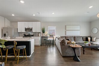Building Photo - 534 Dalloway St
