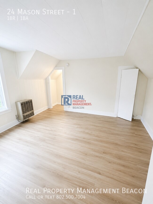 Building Photo - 24 Mason St