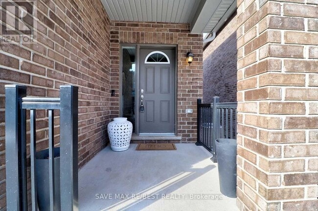 Building Photo - 10 Bedford Estates Cres
