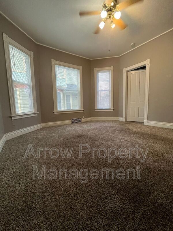 Foto del edificio - 3038 Walnut Ct