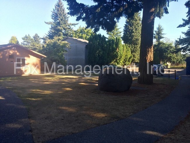 Foto del edificio - 15879 E Burnside St