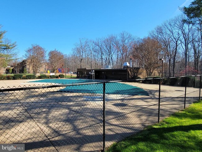 Foto del edificio - 11208 Chestnut Grove Square