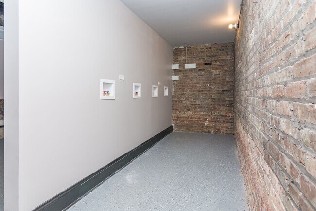 Building Photo - 1809 E 67th St
