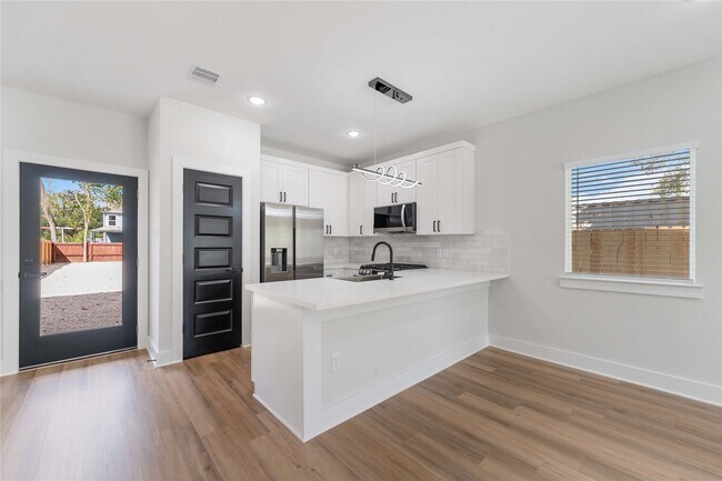 Foto del edificio - 6909 S Hall St